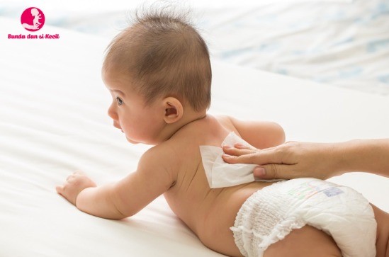 Pakai Tisu Basah untuk Bayi, Apakah Aman? Ini Jawabannya!